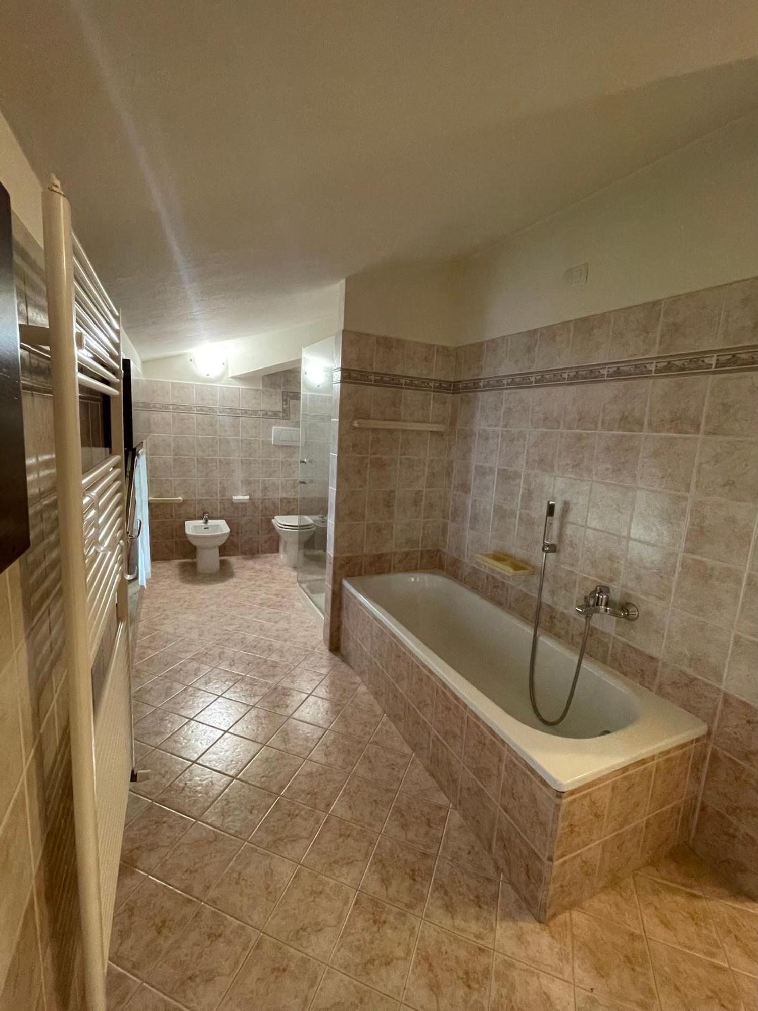 Casa Luigi - Appartamenti A Песк'єра-дель-Гарда Номер фото